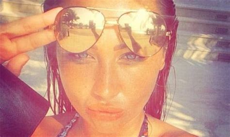 Lauren Goodger Puts Sex Tape To One Side And Posts Inspirational Instagram Selfie