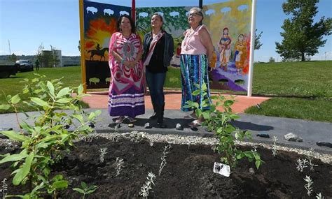 Aboriginal Healing Garden Unveiled At Alberta Childrens Hospital