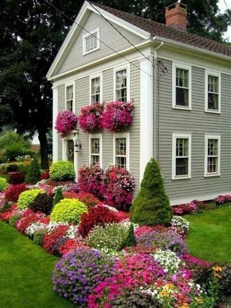 20 Inspiring House Exteriors And Ideas For Summer Decorating With Flowers