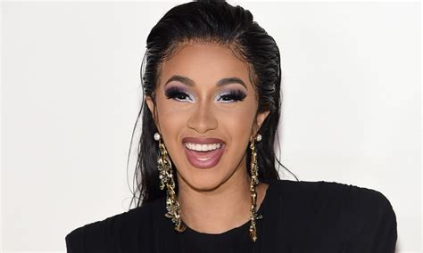 American Actress Cardi B Provokes Controversy No Underwear At The Concert Interacting With