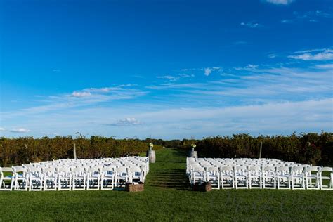 Saltwater Farm Vineyard Stonington Ct Wedding Morgan Mike