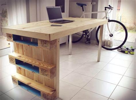 Diy Modern Chic Pallet Computer Desk 101 Pallets