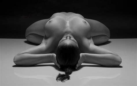 Yoga Sex Nude Women Or Men Bend It Stretch It Page Xnxx