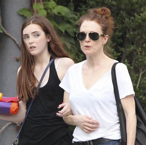Julianne Moore Out Shopping With Her Daughter In New York 06192015