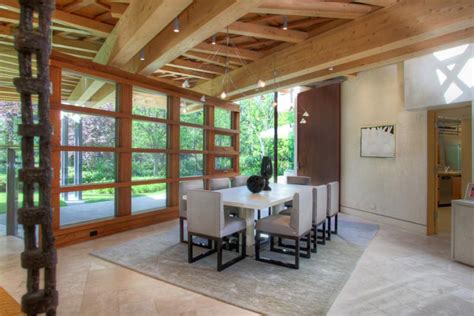 Beloved for their striking look that ranges from rustic to modern, here are some of our from coffered ceilings to plain ceilings with elaborate ceiling roses, the style of ceiling in your home will have a major impact on your home's design. 25 Modern Interiors with Exposed Ceiling Beams