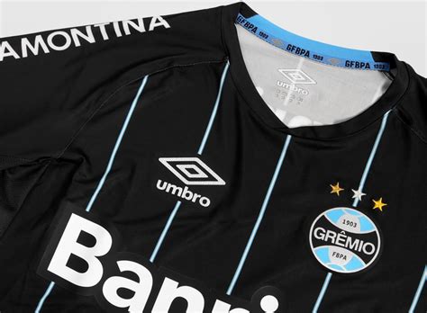 A iniciativa visa o aprimoramento do entorno da arena oportunizando à comunidade. Cuarta camiseta Umbro del Grêmio 2015 | Planeta Fobal
