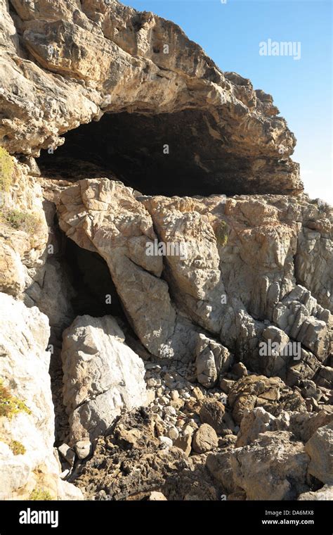 Stone Age Cave Hi Res Stock Photography And Images Alamy