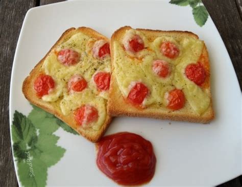 Check spelling or type a new query. Überbackener Käse-Tomaten-Toast - Rezept - ichkoche.at