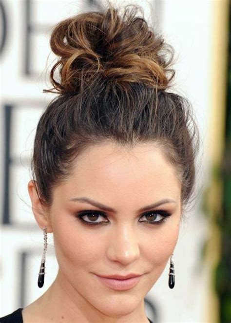 Latest And Cute Messy Bun Hairstyle For Women The Wow Style