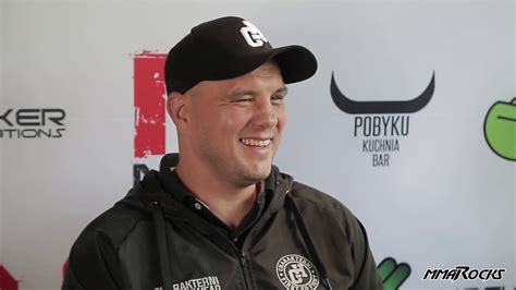 Podopieczny legendarnego ernesto hoosta wygrał 42 starcia, z których 16 kończył przez nokaut. Tomasz Sarara: Walczą frajerzy, a nie fighterzy. Zaczyna ...