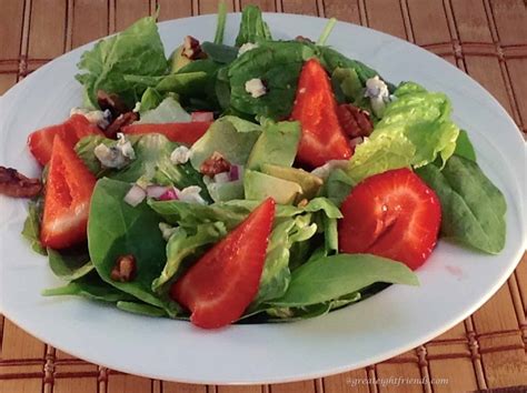 Strawberry Summer Salad | Great Eight Friends