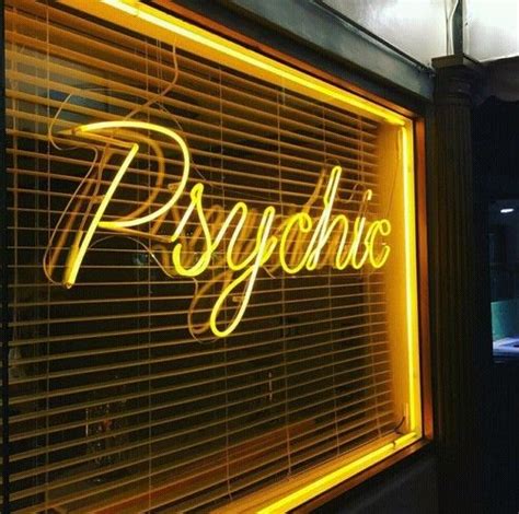 This piece of neon art is available in small, medium or large. Pin de Amanda Fleming em neon | Placas de néon, Amarelo ...