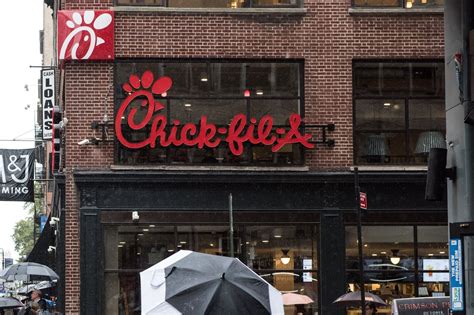 8 Success Lessons Entrepreneurs Can Learn From Chick Fil A