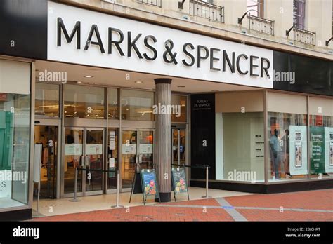 Marks And Spencer Outlet In Broad Street In Reading Uk Stock Photo Alamy