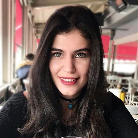 1970 yılında, i̇stanbul'da dünyaya geldi. İrem Sultan Cengiz Kimdir? - Okunaklı Biyografi Merkezi