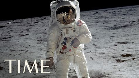 After beating women time and time again, jerry lawler (who plays himself in the movie), a. A History Of Spacewalks: First Walk On The Moon, July 21 ...