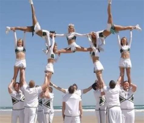 Wow Awesome Cheerleader Lift Cheer Stunts