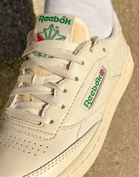 Reebok Classic Club C Vintage Sneakers In Chalk With Green Detail Asos Dr Shoes Swag Shoes