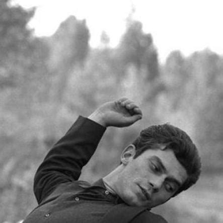 Lontano, lontano è una canzone scritta dal cantautore luigi tenco, il brano, con l'arrangiamento di ruggero cini e con l'accompagnamento dei cantori moderni di alessandroni, fu inciso per la rca italiana nell'aprile 1966 come lato a nel 45 giri lontano. Canzoni - «Lontano, lontano», il capolavoro con cui Tenco ...
