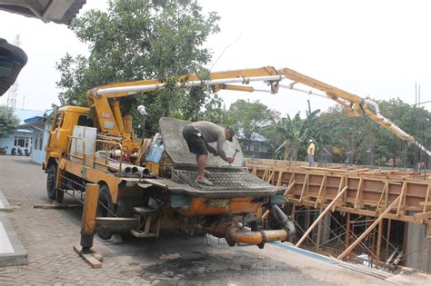 Harga beton cor jayamix_ jayamix adalah perusahaan yang memproduksi beton cair siap cor atau readymix terkenal di indonesia yang sekarang berganti nama scg readymix. Harga Sewa Pompa Beton dan Harga jayamix: Sewa Pompa Standar