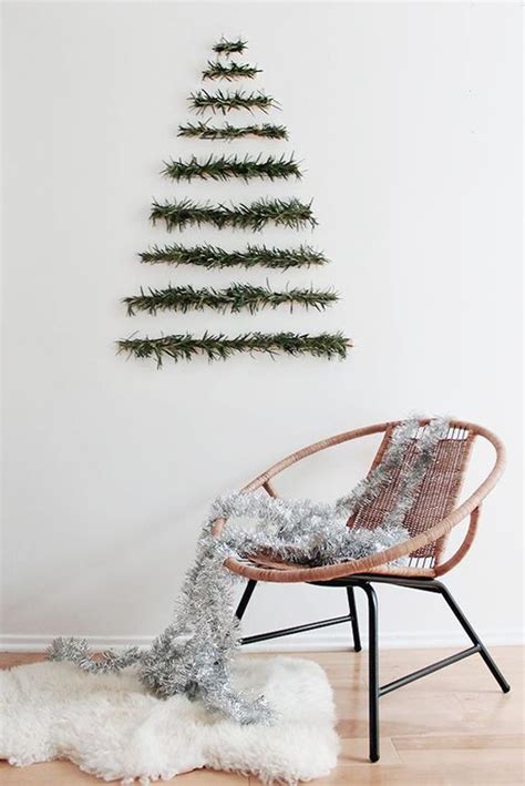 25 Simple And Creative Christmas Trees In The Wall