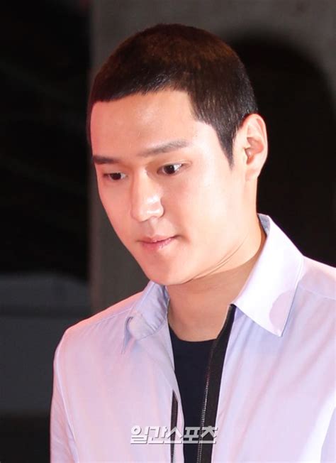 고객님 영상 촬영 협조해 주셔서 감사합니다. 포토고경표, 더 짧아지는 머리스타일 - 중앙일보