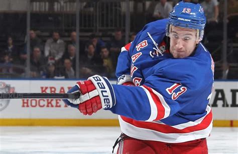 Also brother kevin, three sisters and a mom and dad. New York Rangers: 1-year deal for Kevin Hayes will result in a trade by February