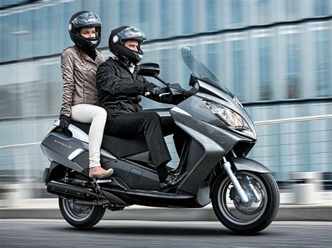 Wymieniane w roku 2019 tarcze, klocki, przezwojowany alternator, nowe opony przód i. Peugeot Satelis 125i, por 3.499 euros | SoyMotero