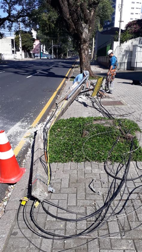 Bandnews fm é uma rede de rádio jornalística brasileira pertencente ao grupo bandeirantes de comunicação. Cresce número de postes danificados em acidentes de ...