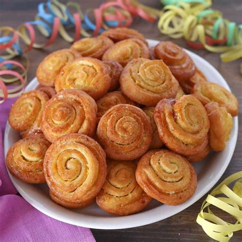 Chiacchiere friabili, gonfie, piene di bolle, sottili e croccanti! Benedetta Rossi on Instagram: "ARANCINI DOLCI DI CARNEVALE ...