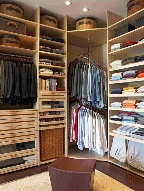 It is usually tall with upright case fitted with hooks and shelves. 59 Walk-in-Closet Ideas to Store your Clothes Efficiently ...