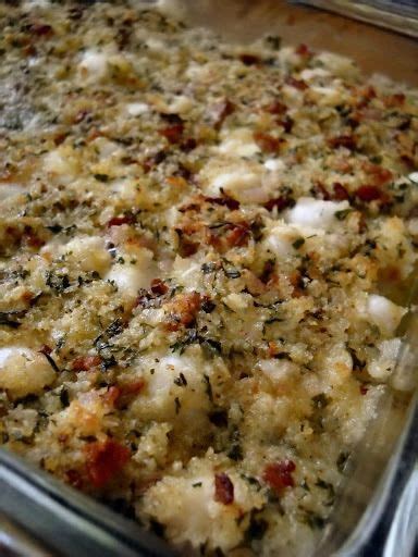 Top with bread crumbs and grated cheese. Bay Scallops Gratin | Seafood casserole recipes, Seafood ...