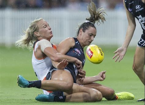 play suspended in aflw game in sydney sports news australia