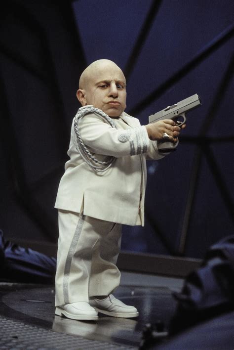 Share the best gifs now >>> Oh no - It's Mini Me! | Austin powers, Austin powers ...