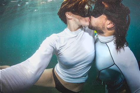 Couple Kissing Underwater Selfie By Jovana Milanko Underwater Kiss