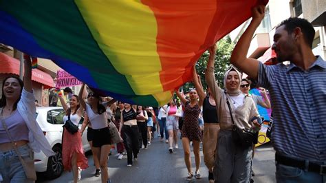 Feed Turkish Police Detain 93 People During Istanbul Lgbti Pride March