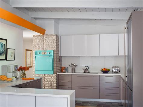 Modern kitchen cabinets are the key to creating a contemporary interior design. Mid Century Modern Kitchen Cabinets Recommendation - HomesFeed