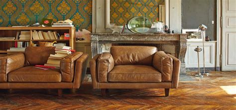 Coussins de dos remplissage fibres polyester. deco salon canape club cuir noir Alinea