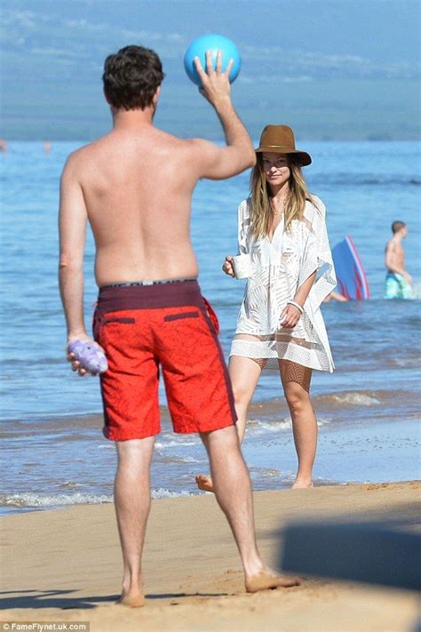 Olivia Wilde Visits Beach With 20 Month Old Son Otis Vintage Dresses