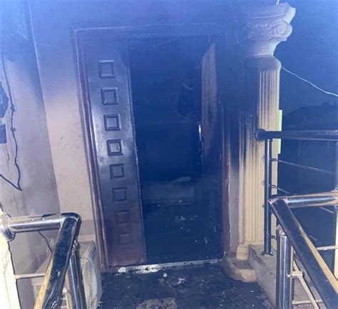 According to them, the attackers stormed the house around 1:30 am and attempted to set it ablaze but they were resisted by the vigilant security aides of igboho. Breaking: Sunday Igboho's house set on fire in Ibadan ...