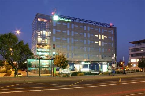 Století v samotném centru, nedaleko hlavního nádraží, pět minut od prašné brány. Holiday Inn Prague Airport (Czech Republic) - Hotel ...