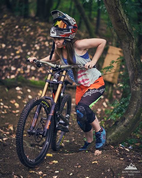 An Introduction To Female Mountain Biking For 40 Women Artofit