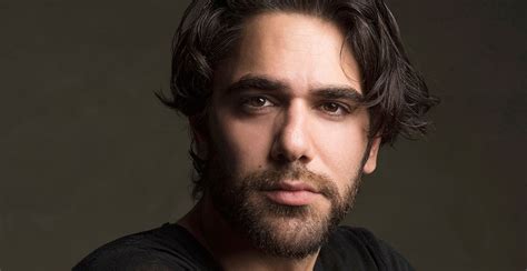 Eğitimine de halen devam etmektedir. Arıza'nın Halide'si Ayça Ayşin Turan bakın nereli ...