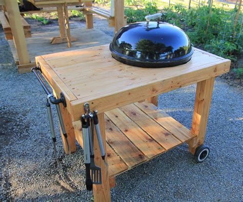 They come in a variety of styles and sizes so you can build the perfect one for you. DIY Weber Grill Cart BBQ Station: 11 Steps (with Pictures)