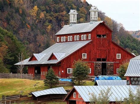 Red Barn Via Farmhouse Love On Fb Country Barns Country Living