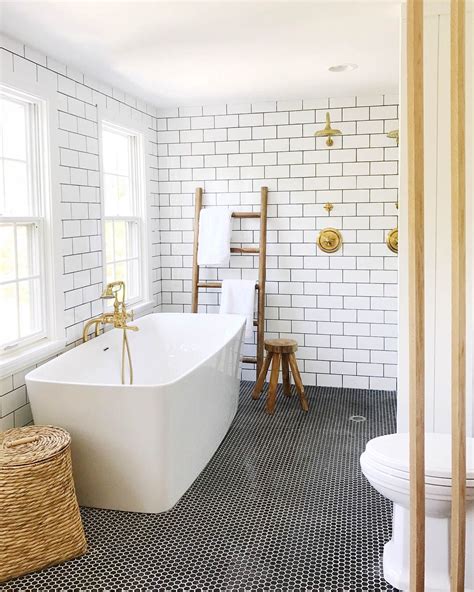 20 Black And White Penny Tile Bathroom