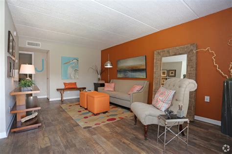 Petersburg, fl will feature everything you need for a life of ease. Liv @ St Charles Row Rentals - Saint Petersburg, FL ...