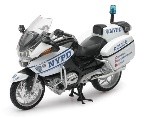 Please give me feedback on what needs fixing and what i can improve. New Ray 1:12 BMW R1200RT-P NYPD Police Bike (44073) | eBay