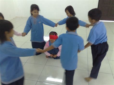 It is usually play outside house. Warisan Bangsa : March 2013