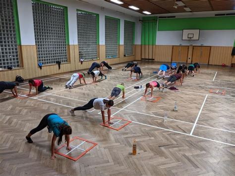 Penalty box® is a complete body workout program with over 119 exercises based around a with penalty box® everyone is working at their own skill level. Turnverein Röslau 1862 e.V.